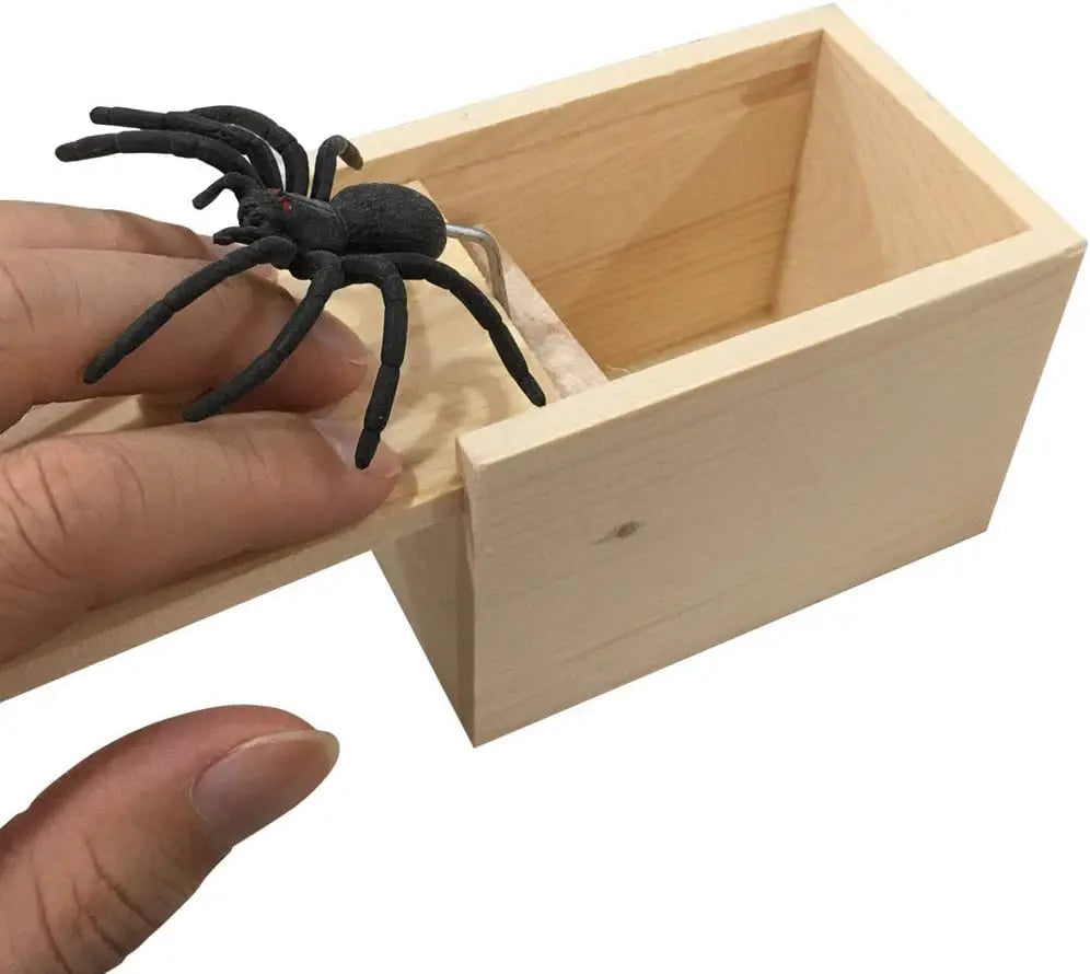 Wooden Spider Prank Box Funny Toy Surprise Spider Scare Box Gag Joke Trick Toys for Adult Kid April Fool Party Props Prank Gifts